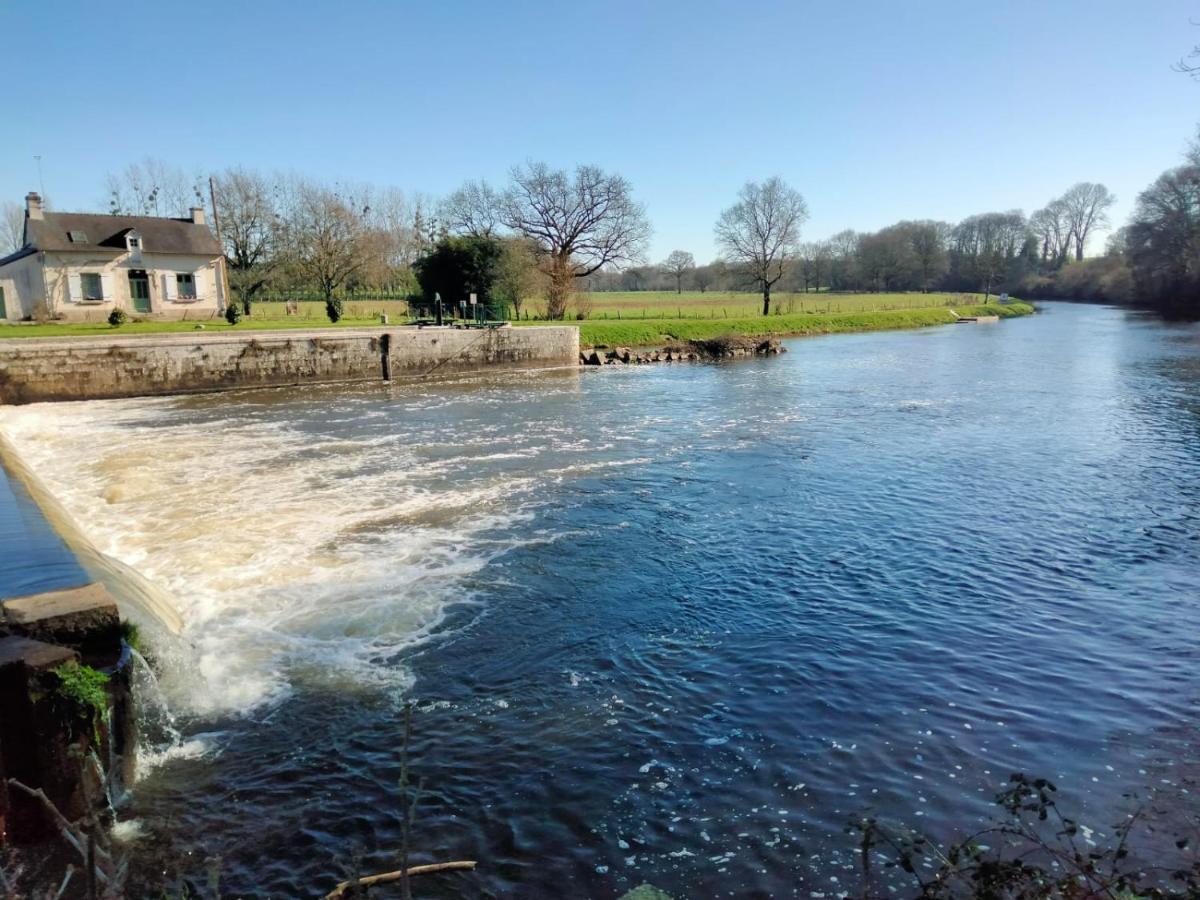 Hebergement Canal Val D'Oust Luaran gambar